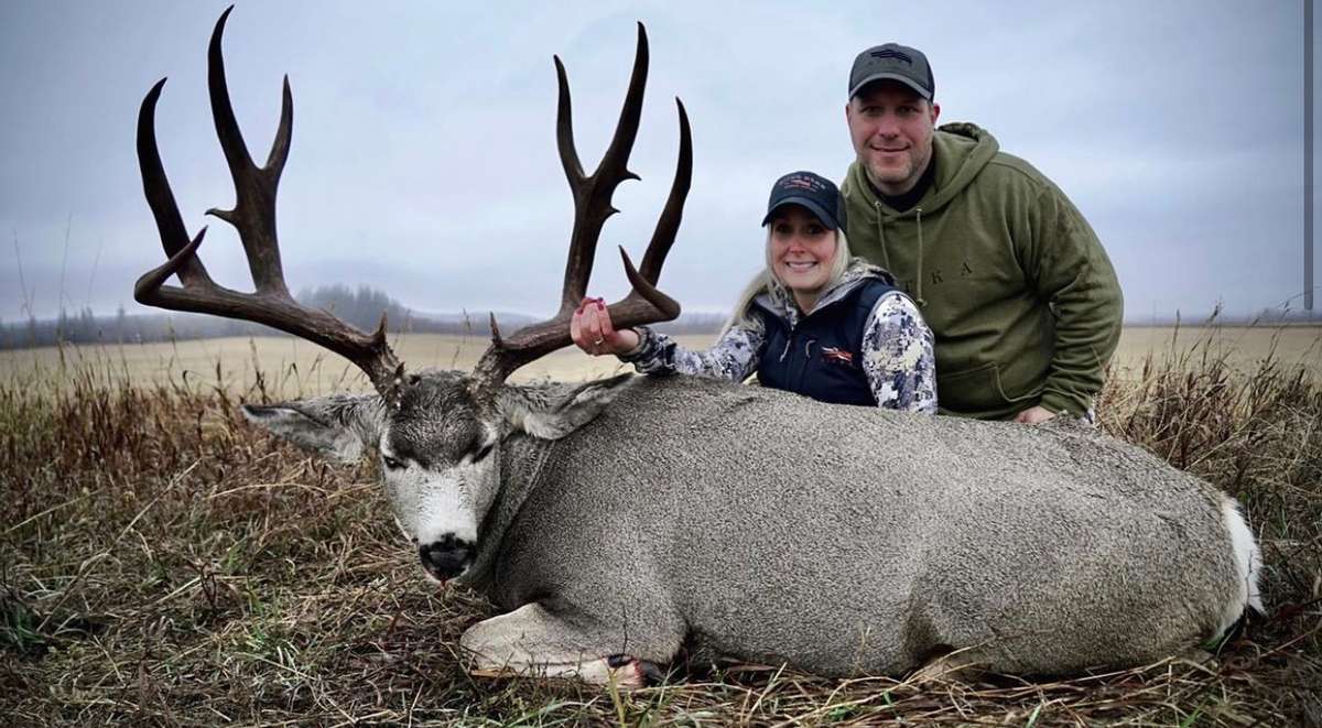 Mule Deer Hunts - Timber King Outfitting